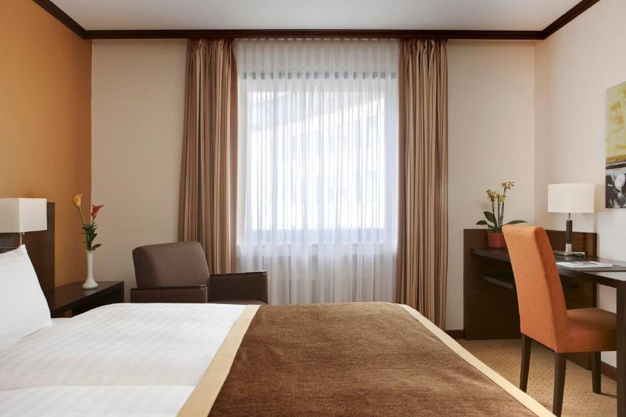 Trans World Hotel Donauwelle Linz Bagian luar foto