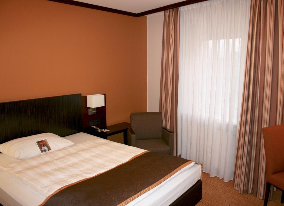 Trans World Hotel Donauwelle Linz Bagian luar foto