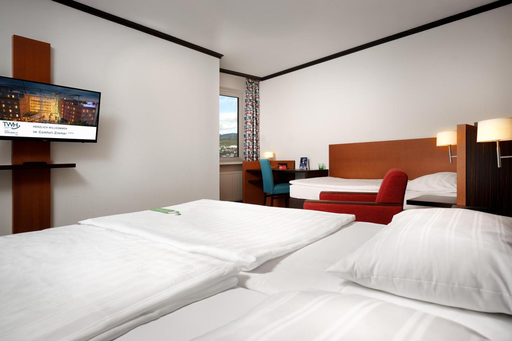 Trans World Hotel Donauwelle Linz Bagian luar foto