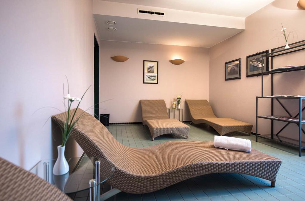 Trans World Hotel Donauwelle Linz Bagian luar foto
