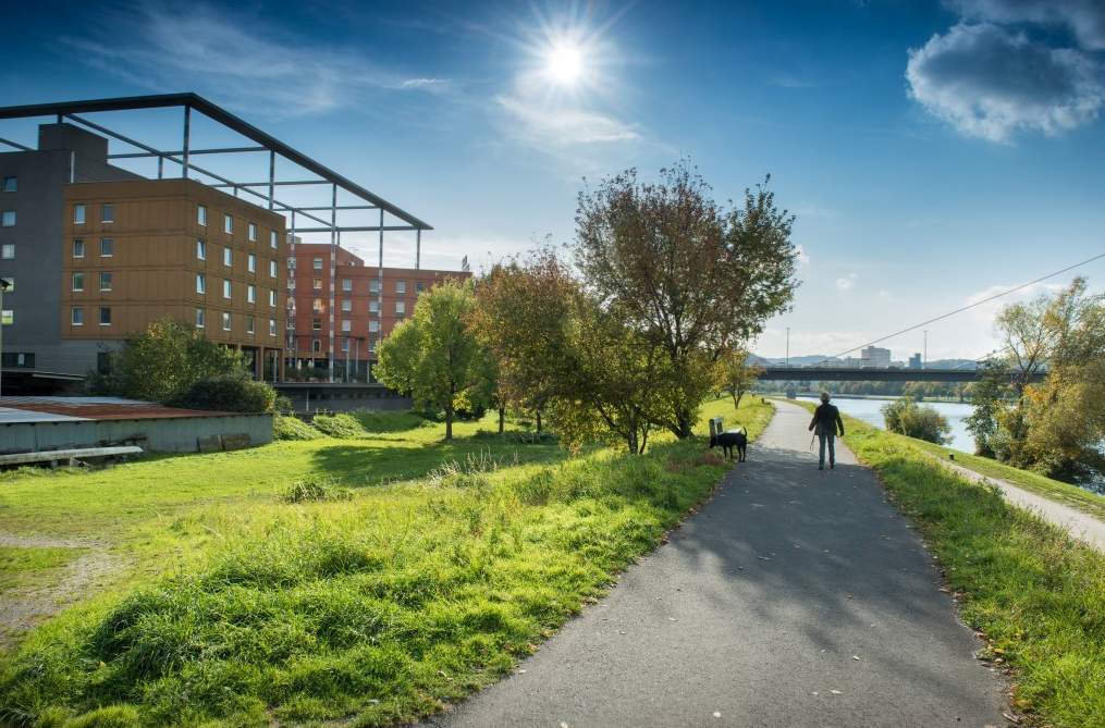 Trans World Hotel Donauwelle Linz Bagian luar foto